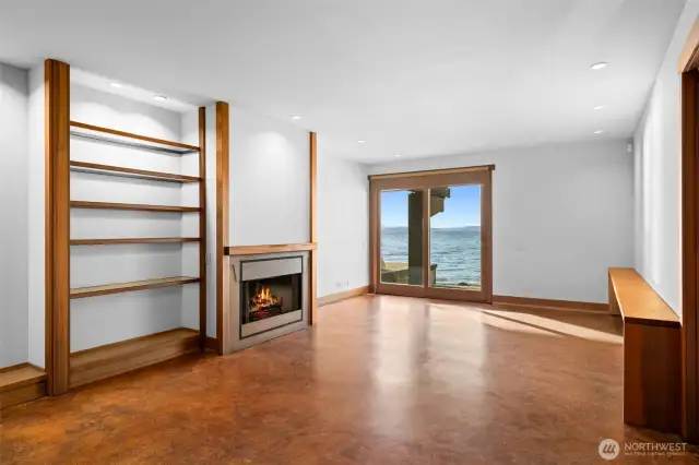 Downstairs family room w/ gas fireplace