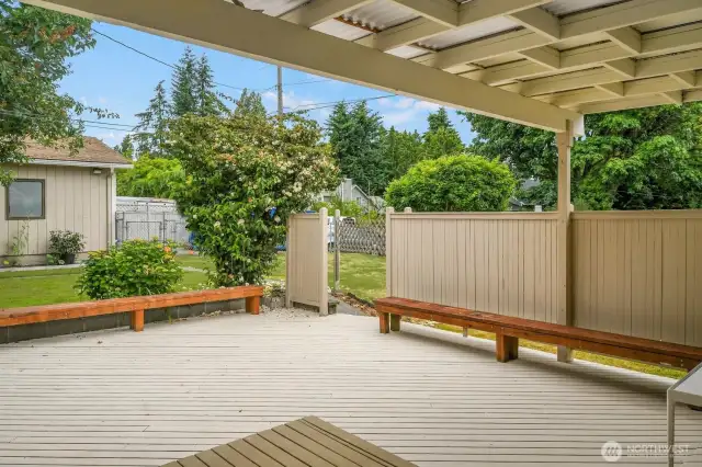 Lovely patio off familroom
