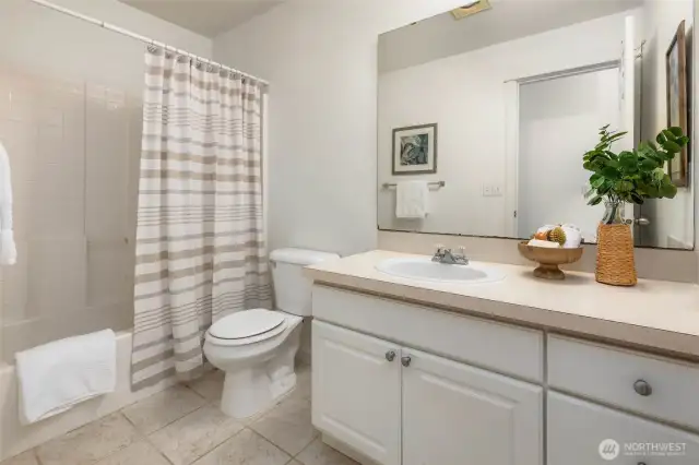 Full hall bath.