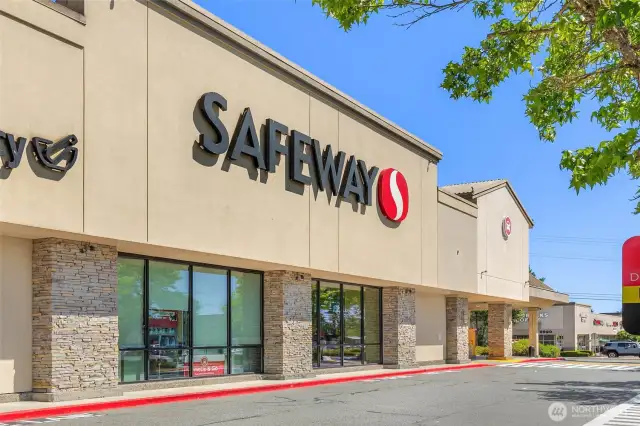 Close proximity to all amenities, restaurants and shopping.