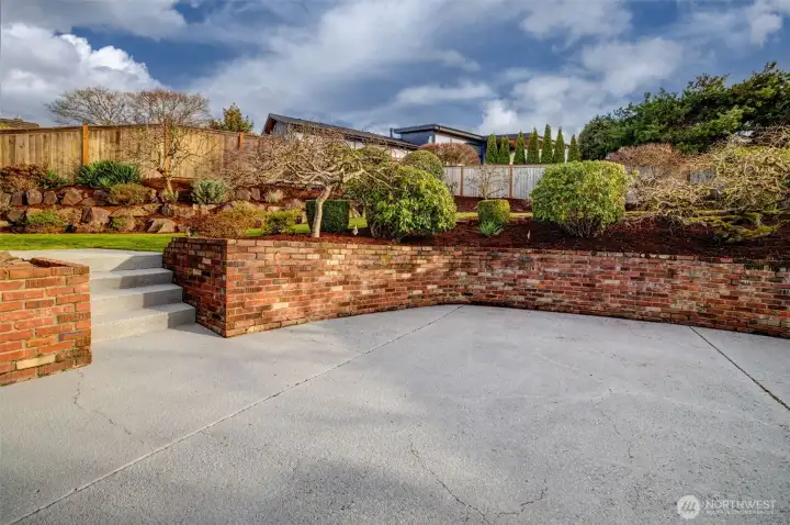 Large patio for entertainment