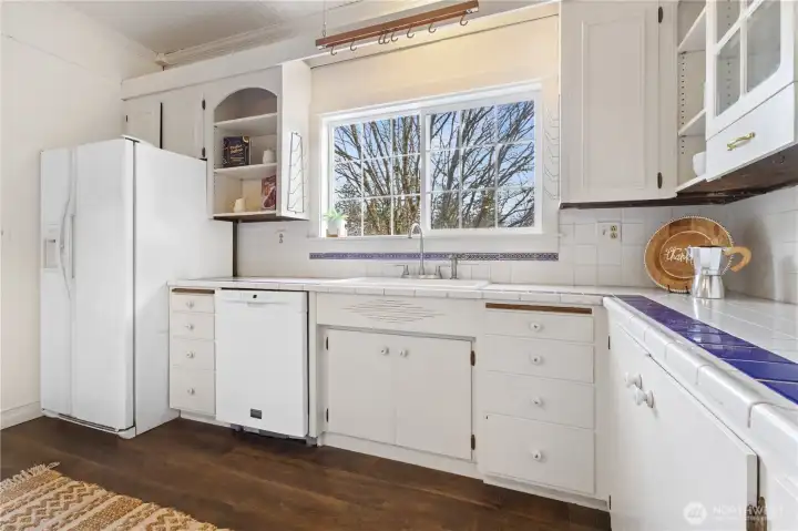 Kitchen with ample  counter space