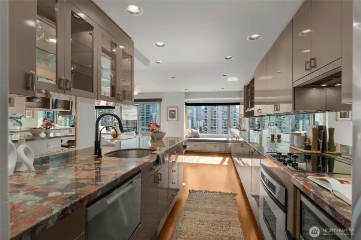 Stunning kitchen with 30 ft of granite countertop!