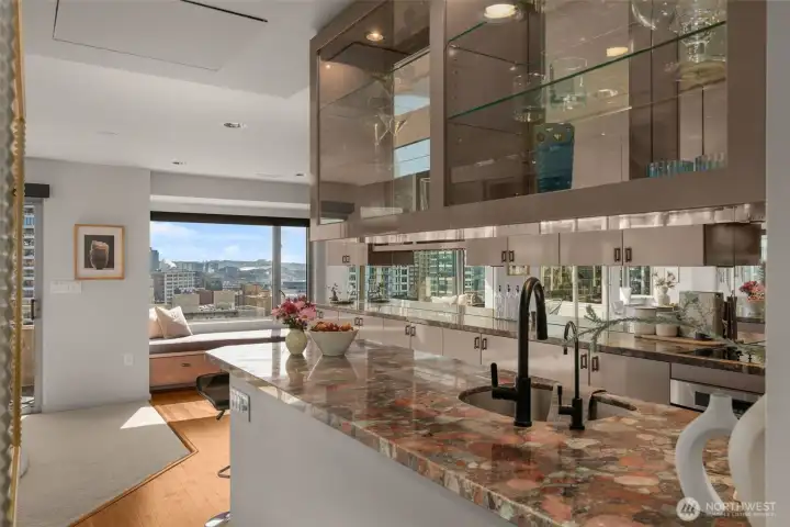 Plenty of entertainment space!