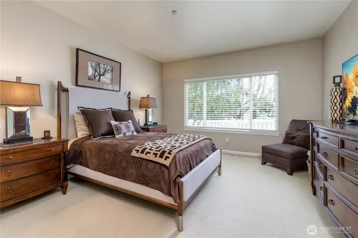Spacious primary suite