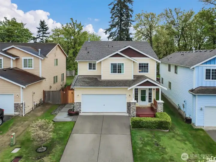 Extra large roomy lot in coveted Parkway Ridge.