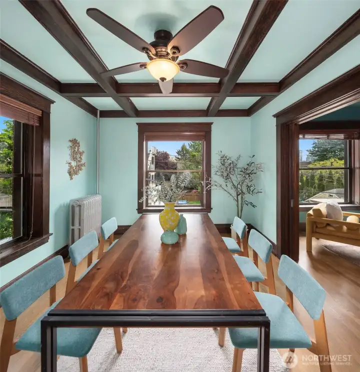 Beautiful light streams into the dining room and the ceiling fan keeps things cool. Beautiful light streams into the dining room and the ceiling fan keeps things cool.