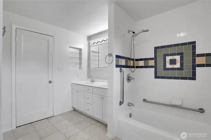 Full hall bath on main level with shower and tub