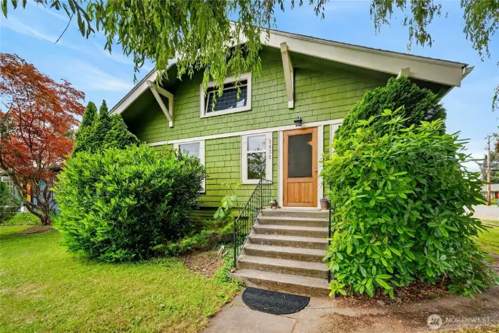Welcome home to beautiful craftsman Welcome home to beautiful craftsman