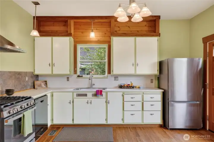 Spacisou and bright kitchen Spacisou and bright kitchen