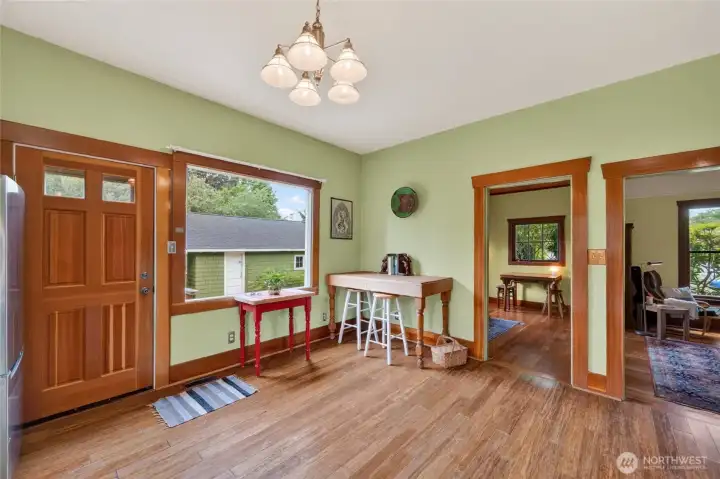 Room for dining table in the kitchen Room for dining table in the kitchen