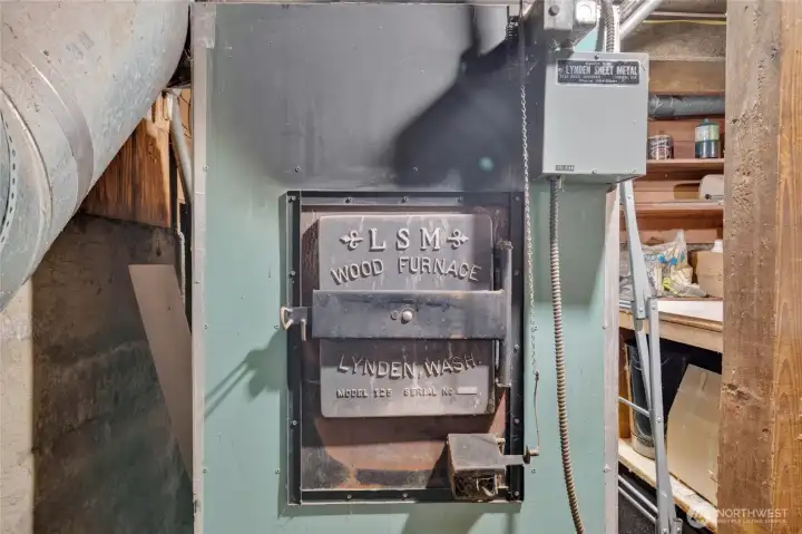 Old wood furnace could be hooked up Old wood furnace could be hooked up