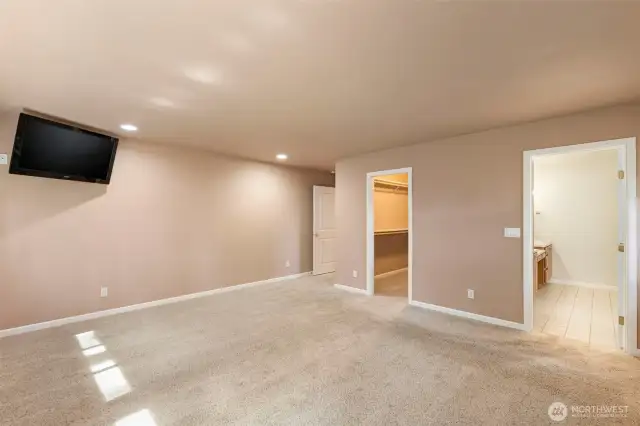 Master looking to Walk-in and Bathroom