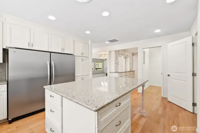 Large refrigerator/freezer