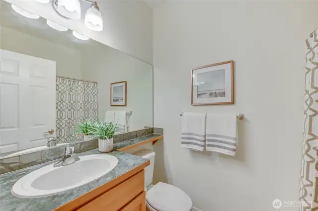 The hallway bath has tub if you like to have a good soak.