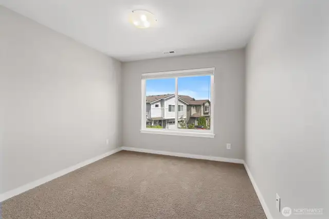North NW 1st large guest bedroom with large closet!