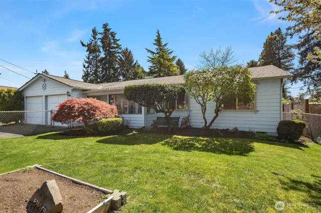 Mid-Century gem in desirable Canyon Park
