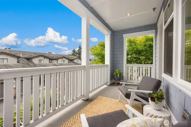 Private covered deck, enjoy your day!