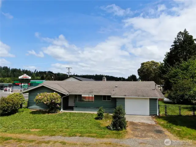 Charming Tenino Home!