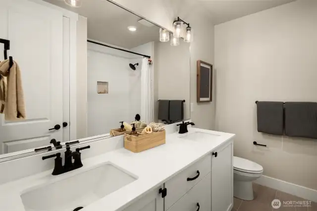 Homesite 40 - Pictures of similar Model Home 30 for representation purposes only.
