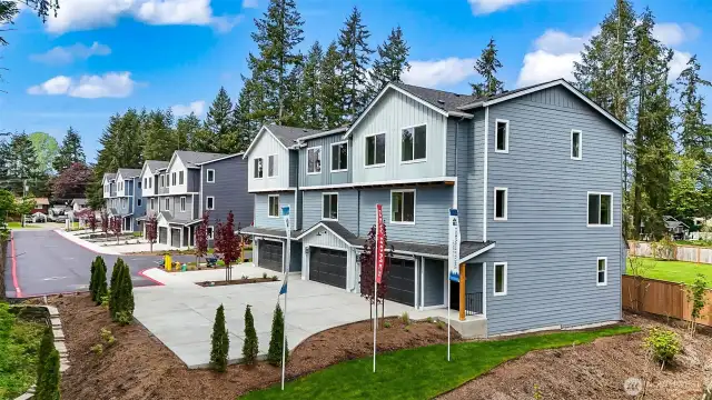 Photographs are for illustrative purposes only. Features, finishes, interior/exterior colors, landscaping and floorplan shown may vary from actual homes built.