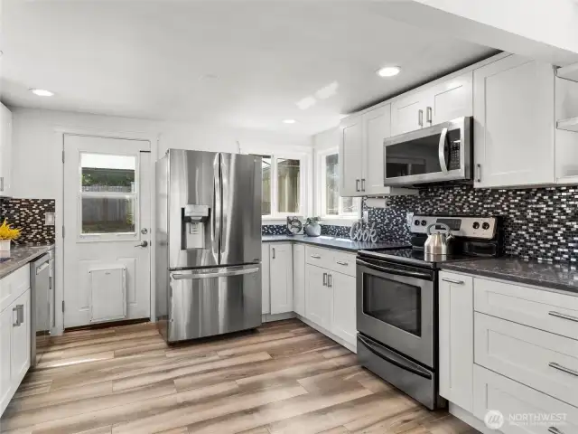 Kitchen remodel (2019)—soft-close cabinets, pull-out pantry & spice racks