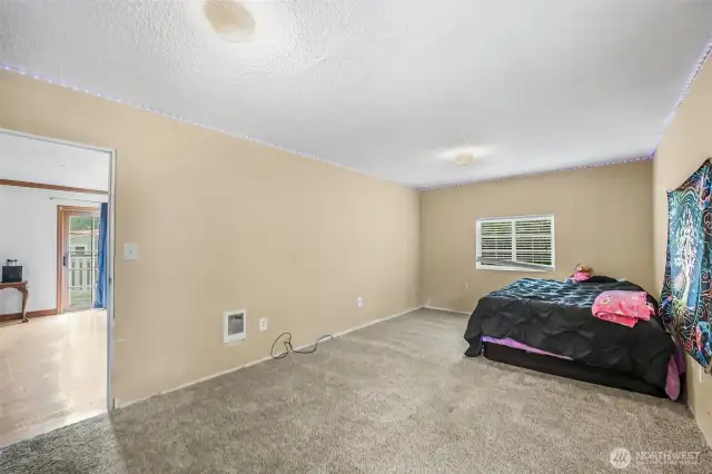 Bonus Spacious Bd