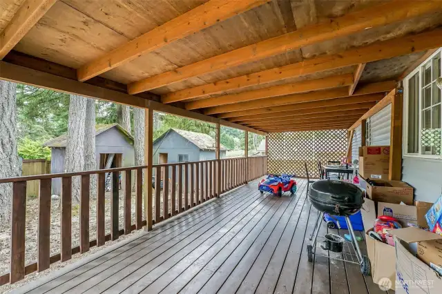 Back cover deck