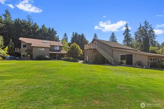 Home and garage/shop with large bonus room