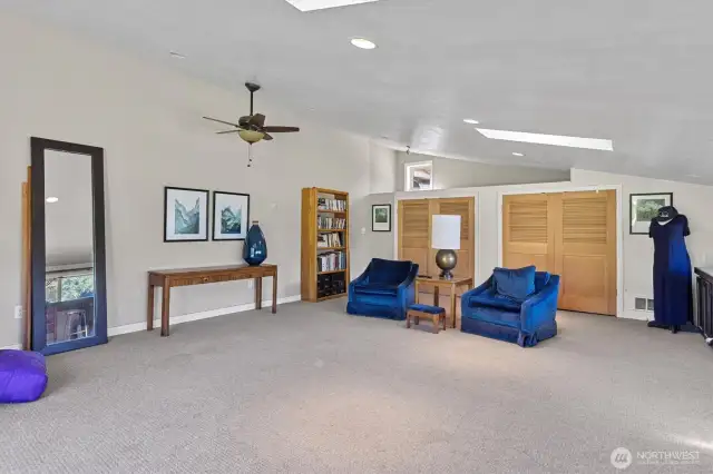 580 sft bonus room attached to back of garage/shop