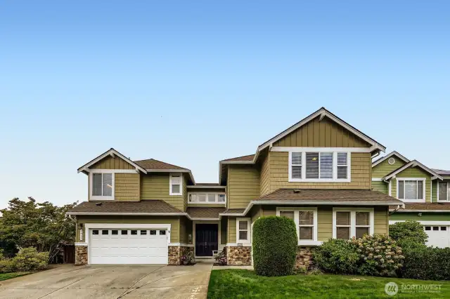 BEAUTIFUL FIVE BEDROOM HOME, QUALITY UPGRADES THROUGHOUT, MOVE IN READY.