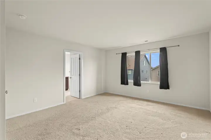 Oversize primary bedroom