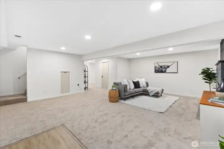 Large basement with plently of space!