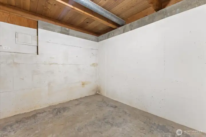 Large backyard with shed, pond and space!