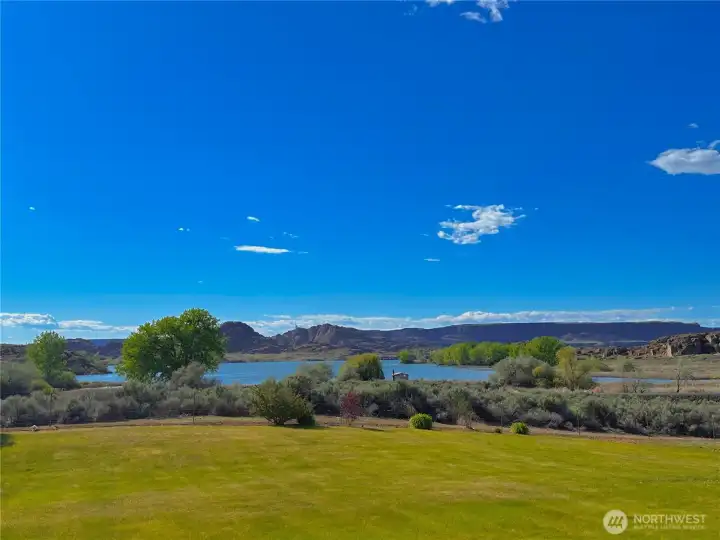 This property has views of Banks Lake-Jones Bay which is part of Steamboat Rock State Park. Where you can easily kayak or paddle board right next door.