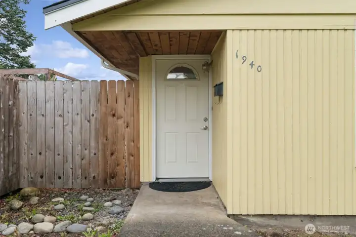 Covered front entry welcomes you home with easy access and low-maintenance exterior design in this move-in ready Enumclaw property. Covered front entry welcomes you home with easy access and low-maintenance exterior design in this move-in ready Enumclaw property.
