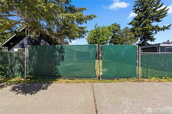 Access to the backyard for boat or RV parking.