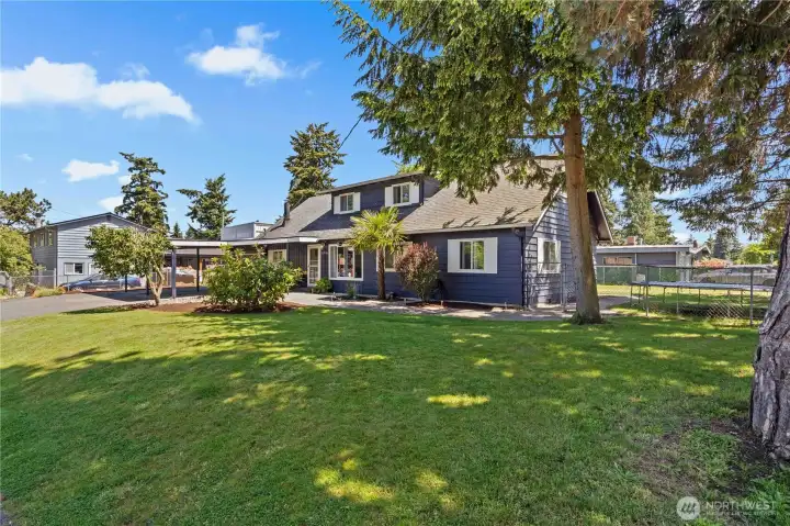 Access to the backyard for boat or RV parking.