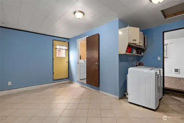 Garage conversion with laundry #1