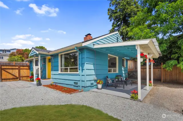 Welcome to the most adorable home in South Seattle!