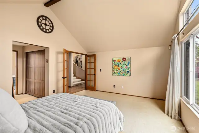This space is definitely large enough for large furniture!