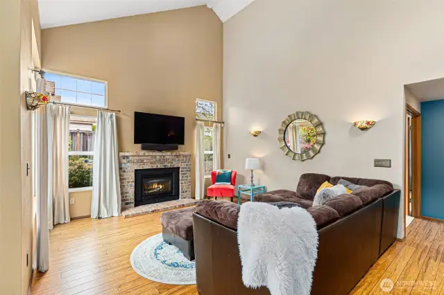 This ceiling height is truly dramatic and appealing.