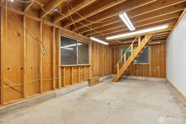 Middle bay of the shop has access to the studio.