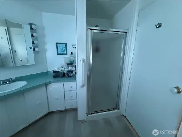 Shower in primary also