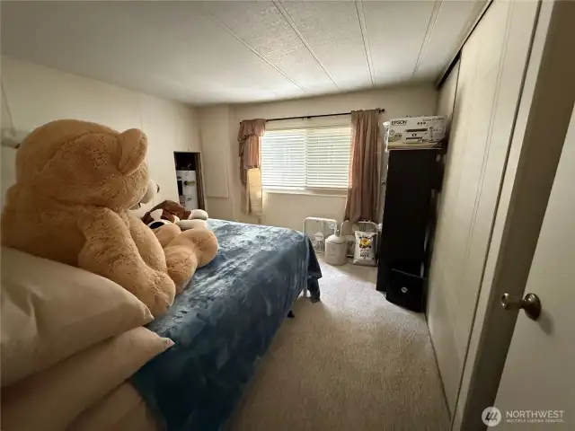 Guest bedroom