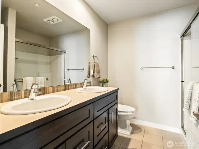 Primary en suit Bath