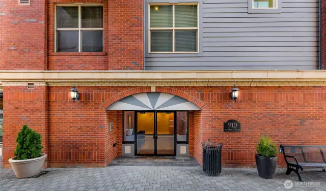 Entrance to building is between 910 and 960 Harris Ave. The lobby door can be opened with a fob.