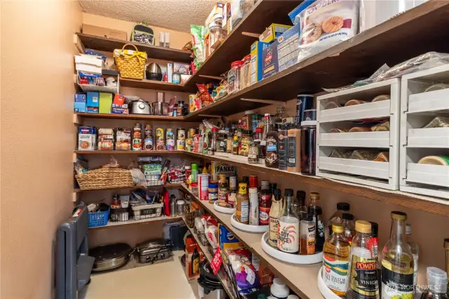 Walk in pantry