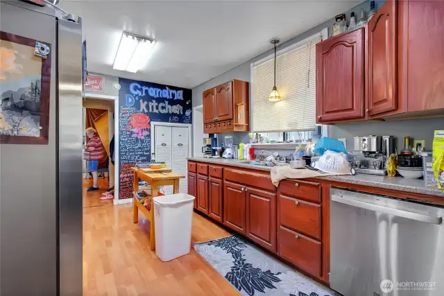 Lots of counterspace and cabinets