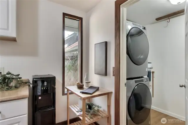 Washer and dryer stays